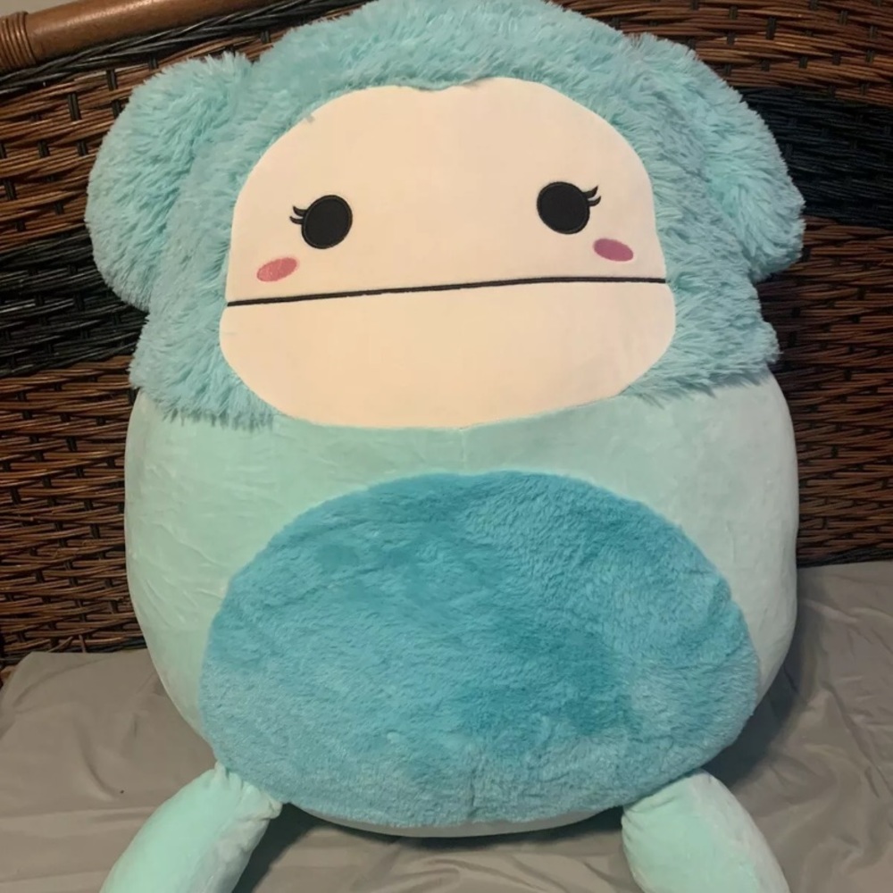 Giant Squishmallow Joelle 24” Blue Yeti Sasquatch Bigfoot NWT